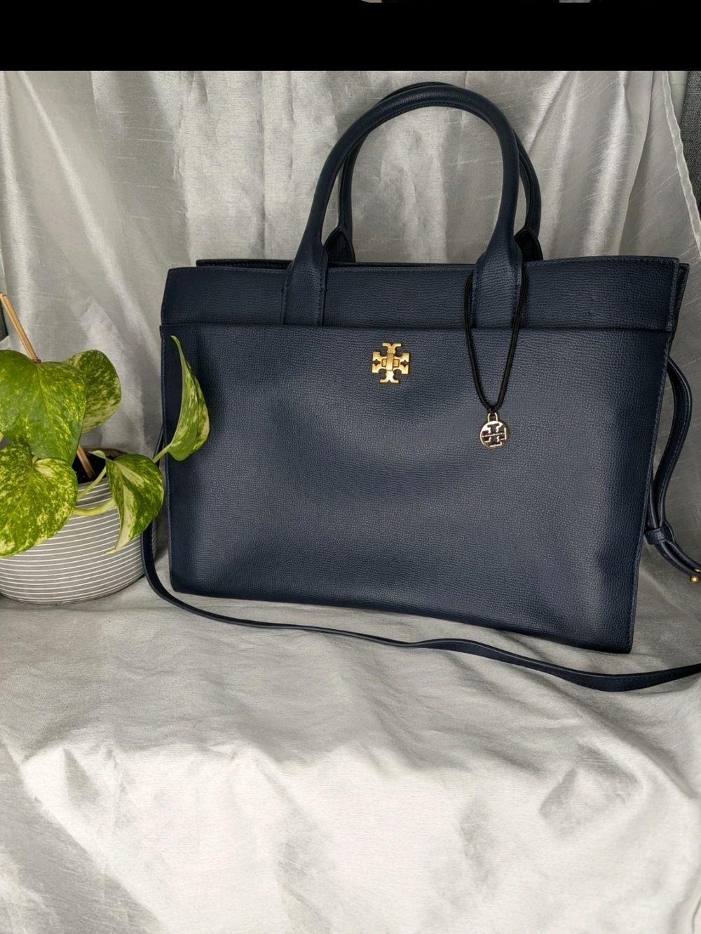 Tory Burch Navy Pebbled Tote Gold Logo Double Handles Zip Shoulder Dust Bag